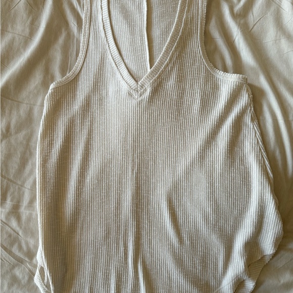 Two Z Supply tanks pink & ivory - Picture 7 of 10